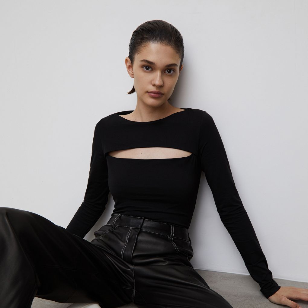 Топ Cut-Out 12 STOREEZ, Черный