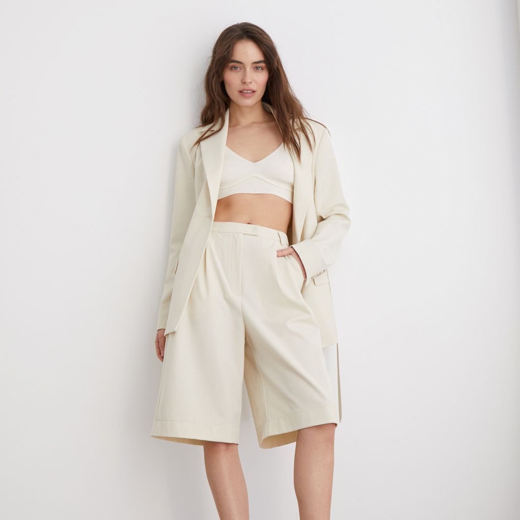 

Шорты-бермуды, Молочный