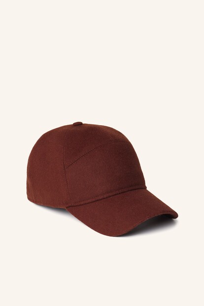 Бейсболка с ушками