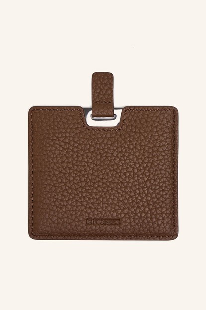 Зеркало в чехле 