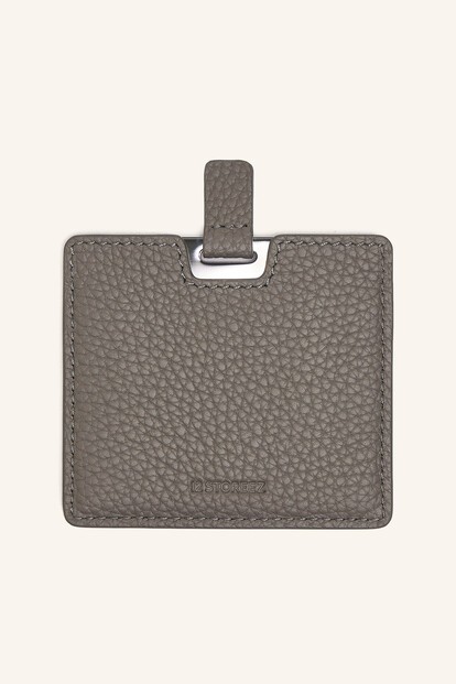 Зеркало в чехле 