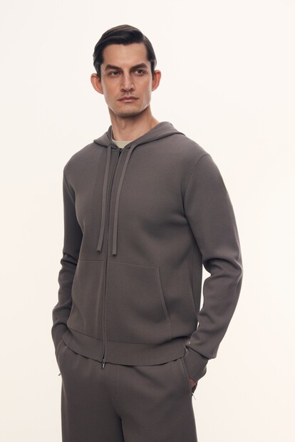 Толстовка Dacha