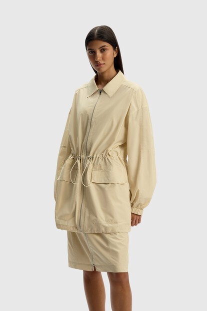 Ветровка из тафты