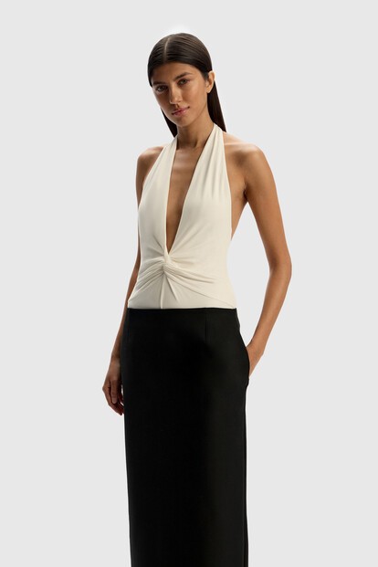 Боди с глубоким вырезом