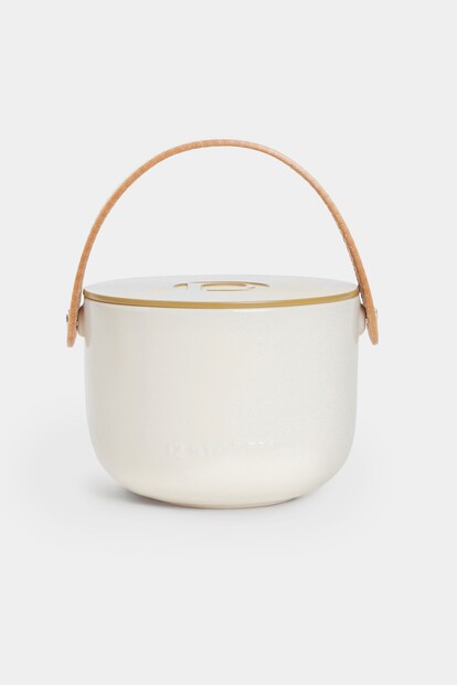 Свеча с ароматом бальзамина и кедра