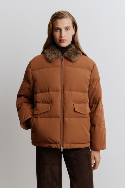 Пуховик с меховым воротником