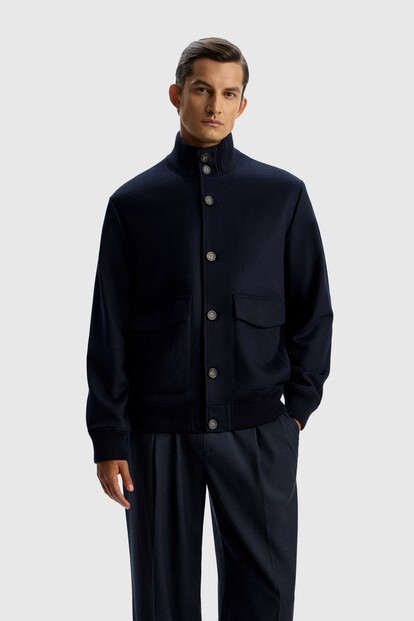 Бомбер из мягкой шерсти