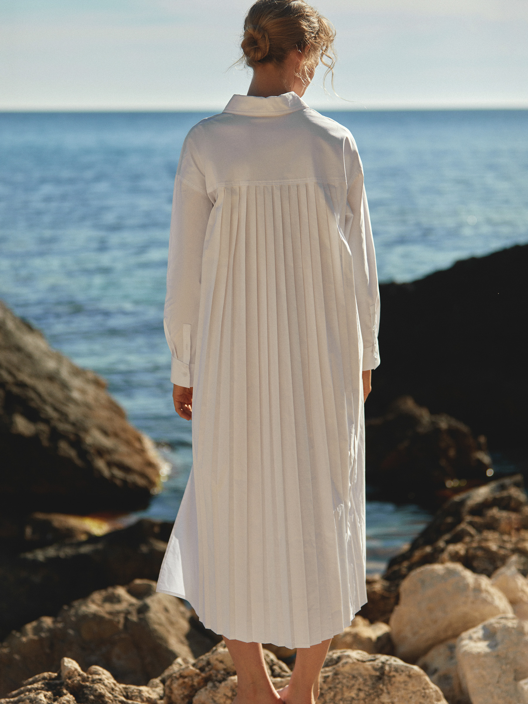 

Платье-рубашка с плиссировкой, Белый