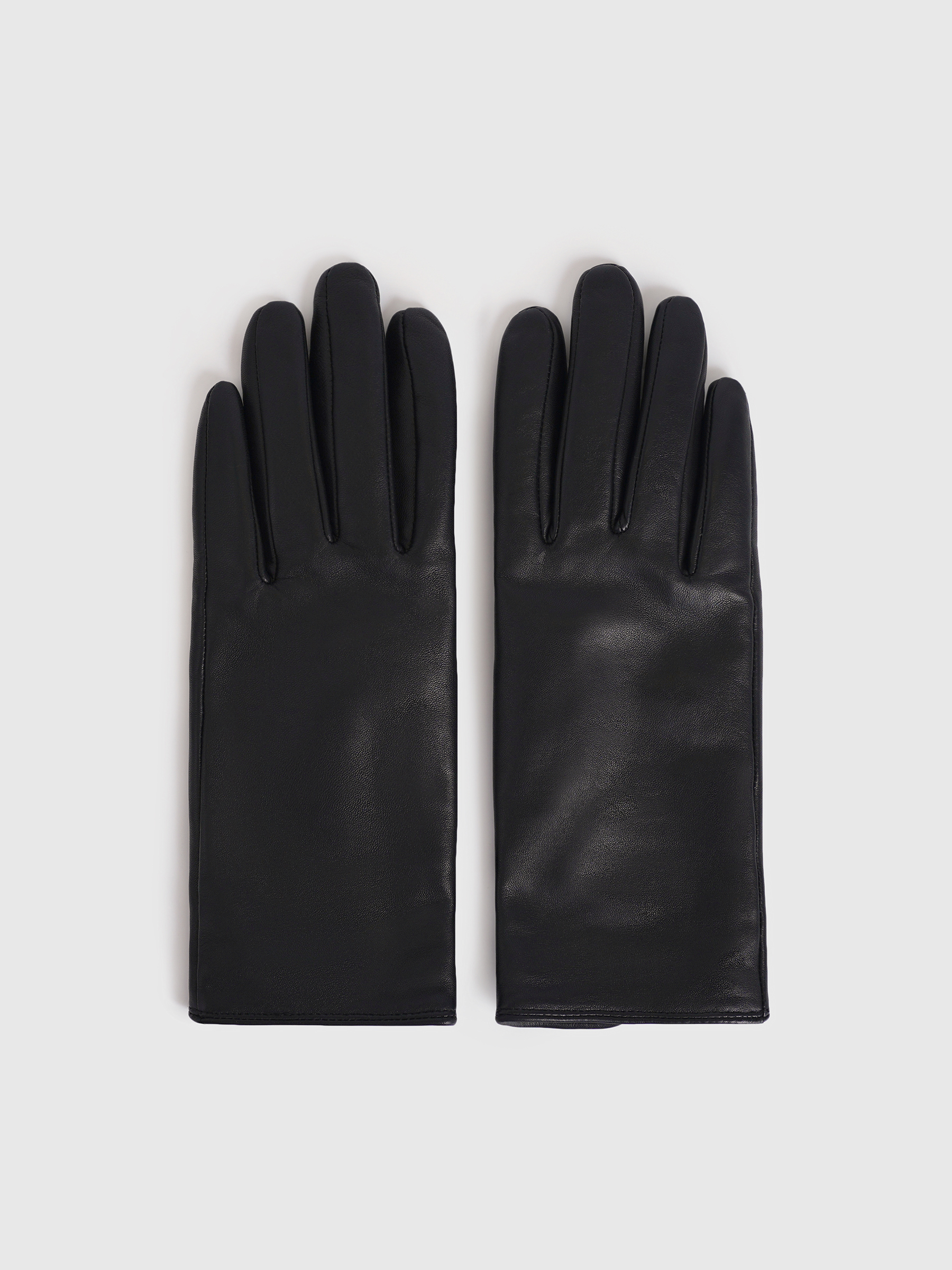 Перчатки из кожи 12 STOREEZ 15000₽