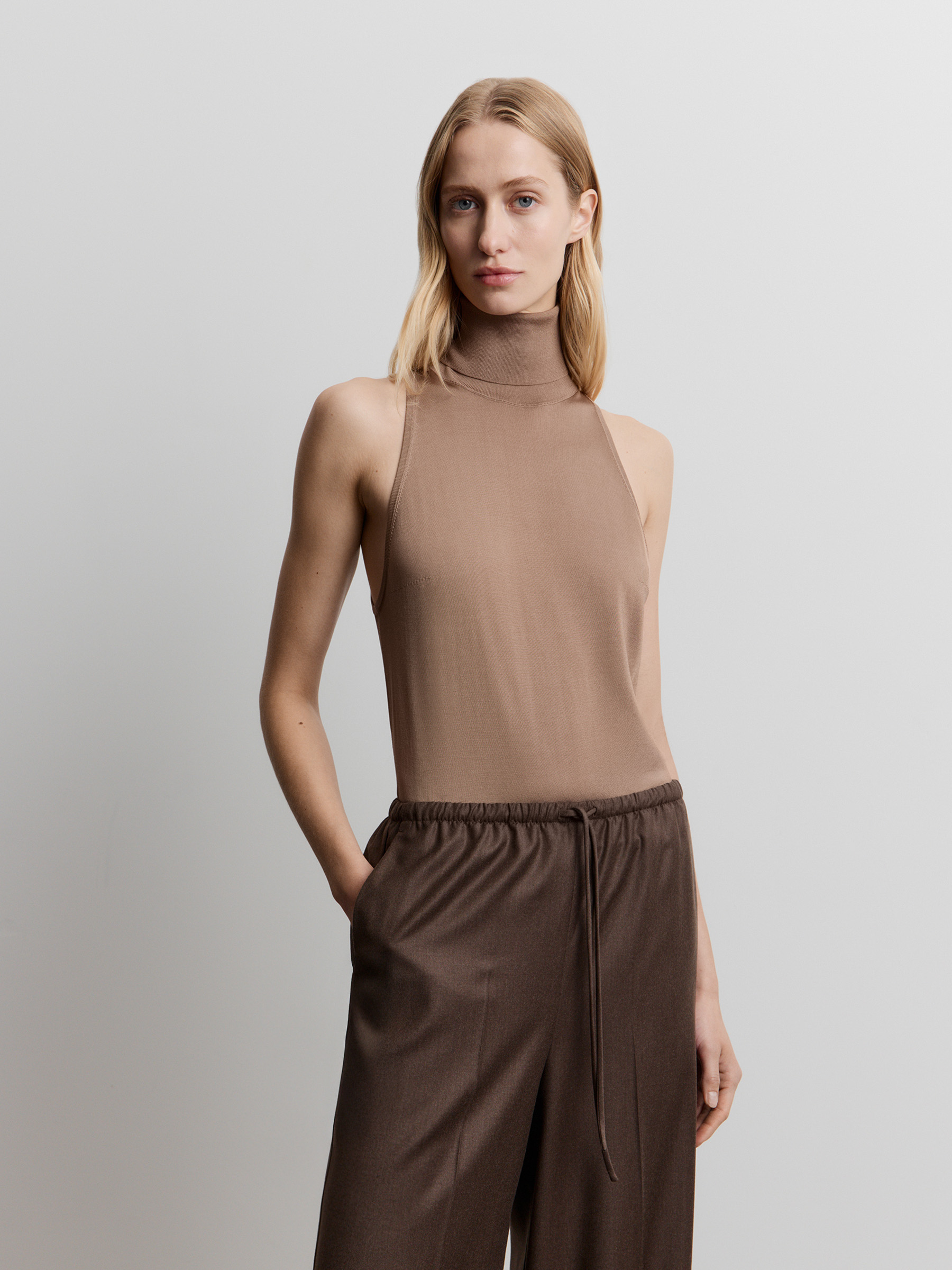 Топ из шелка 12 STOREEZ 19000₽