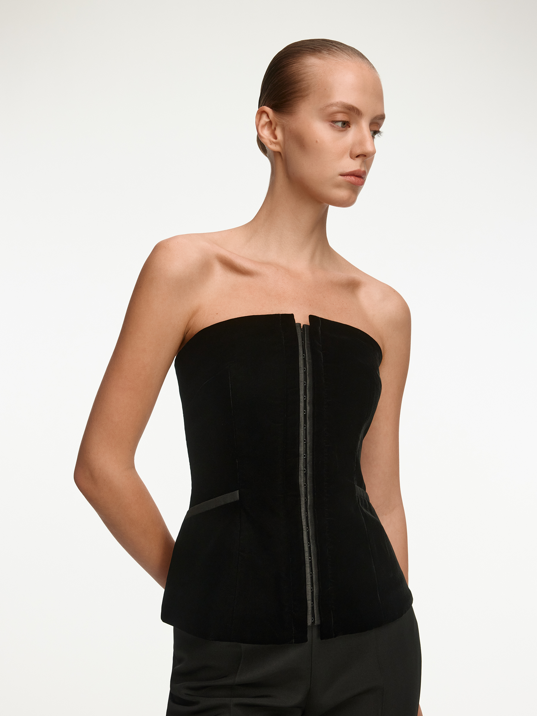 Топ Elizabeth из японского бархата 12 STOREEZ 29000₽