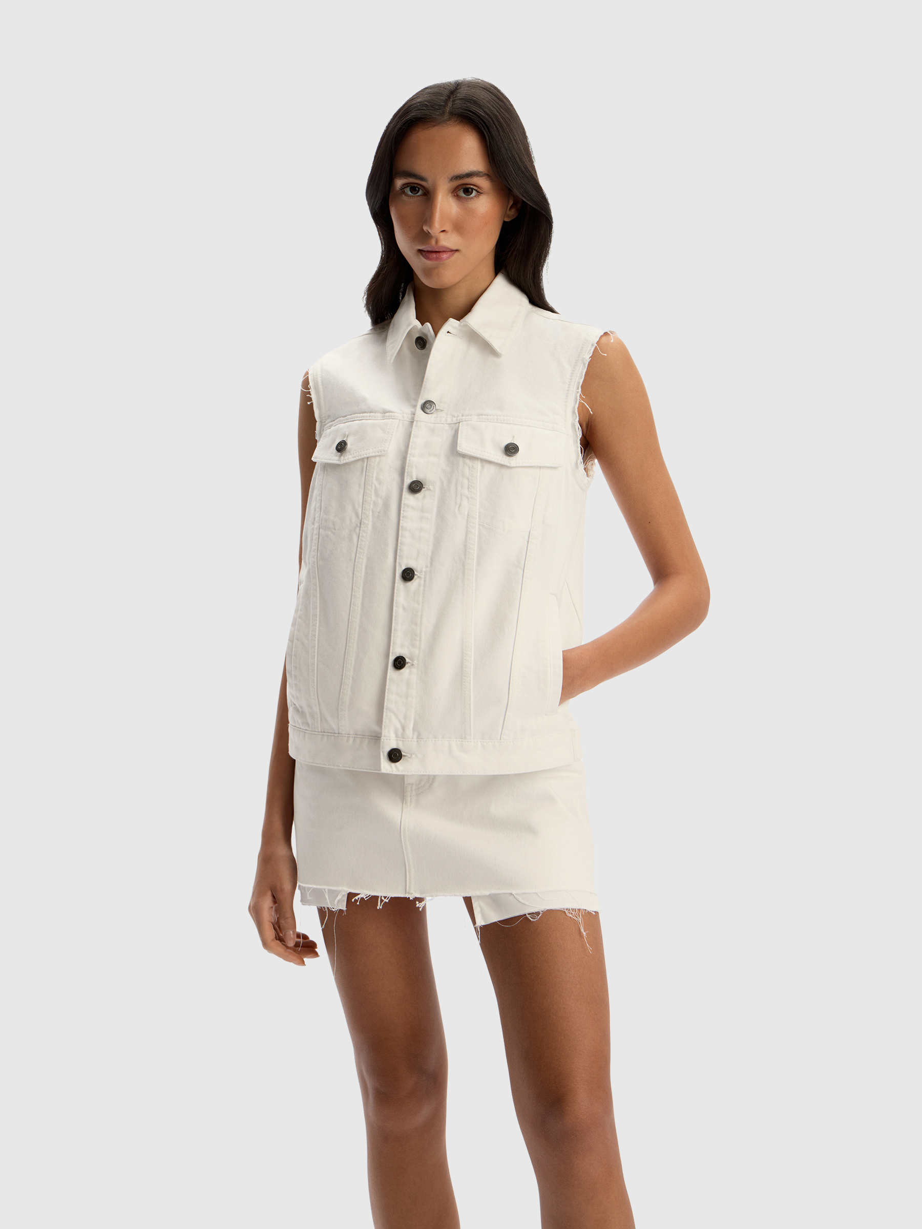 Жилет из денима 12 STOREEZ 14000₽