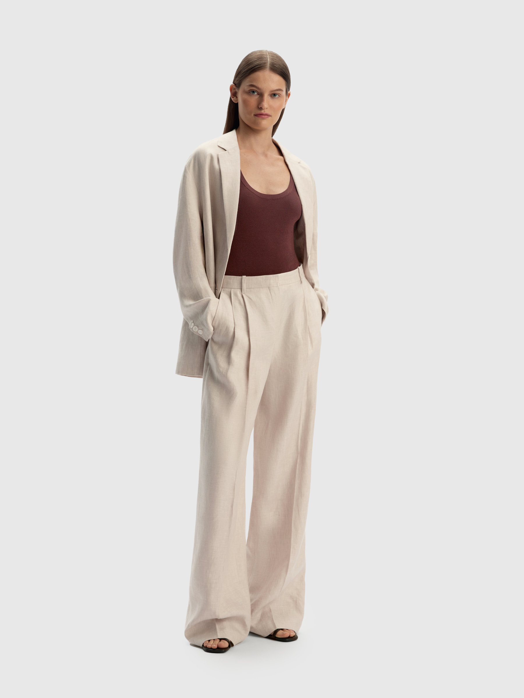 Брюки из плотного льна 12 STOREEZ 17000₽