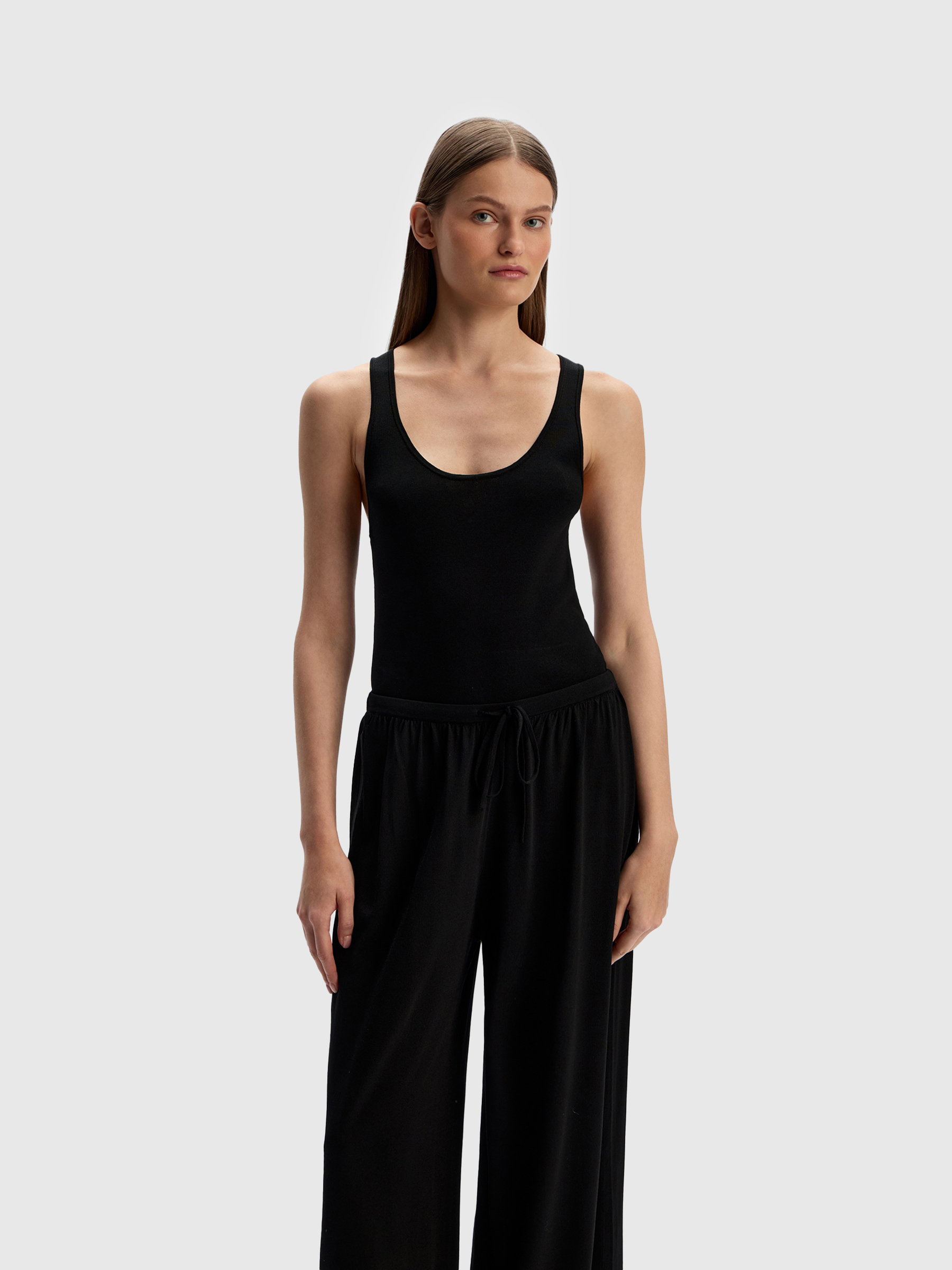 Топ с глубоким вырезом 12 STOREEZ 8800₽