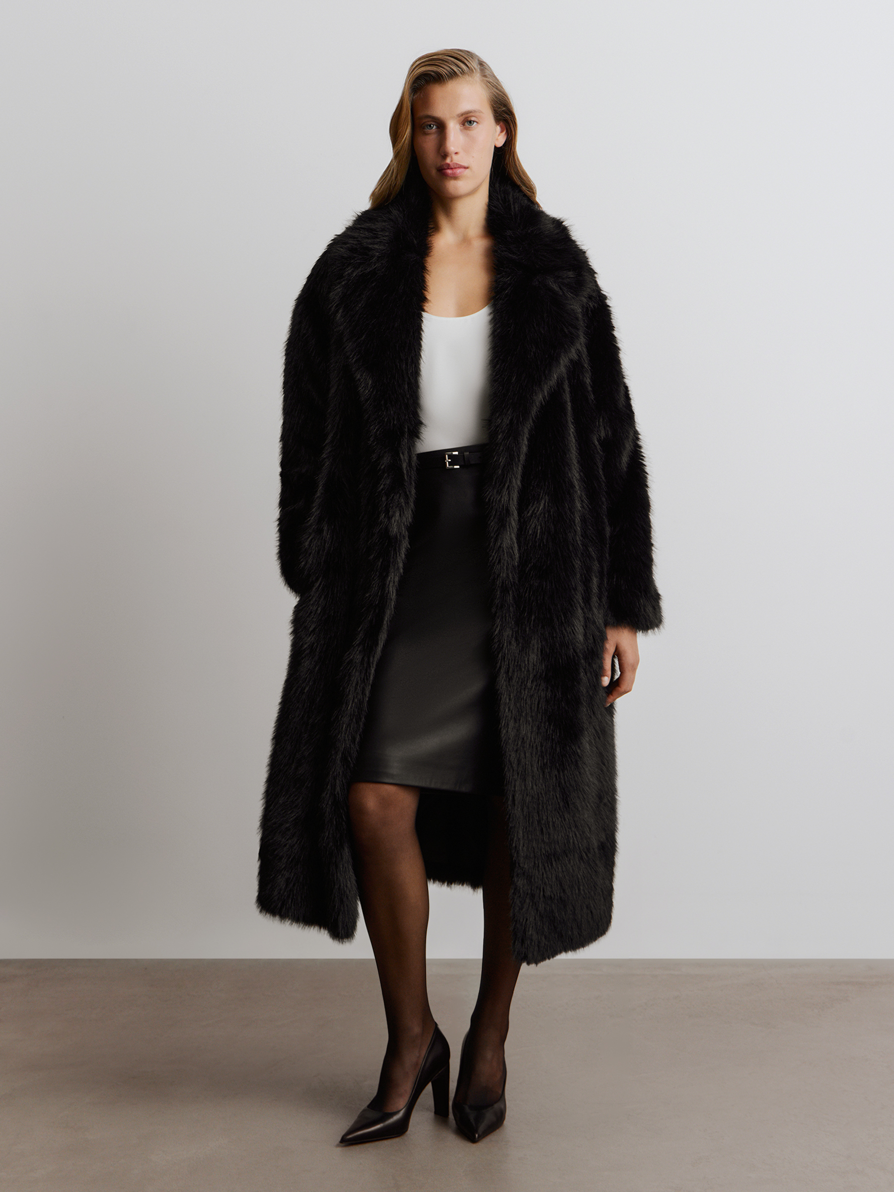 Шуба из искусственного меха 12 STOREEZ 35000₽