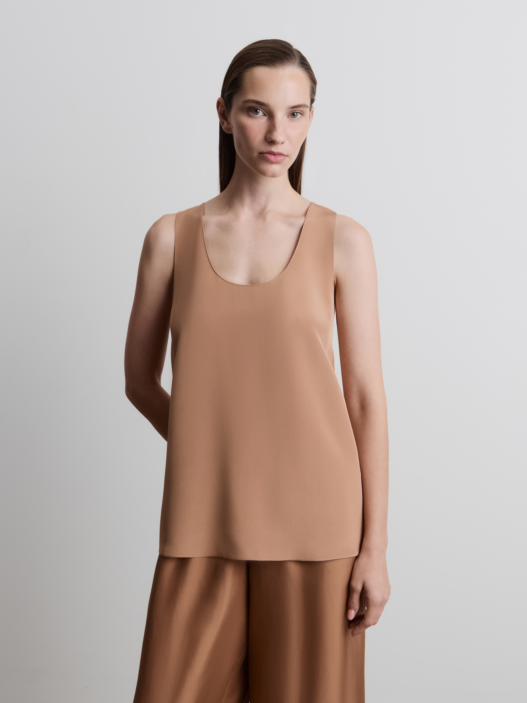 Топ из плотного шелка 12 STOREEZ 17000₽