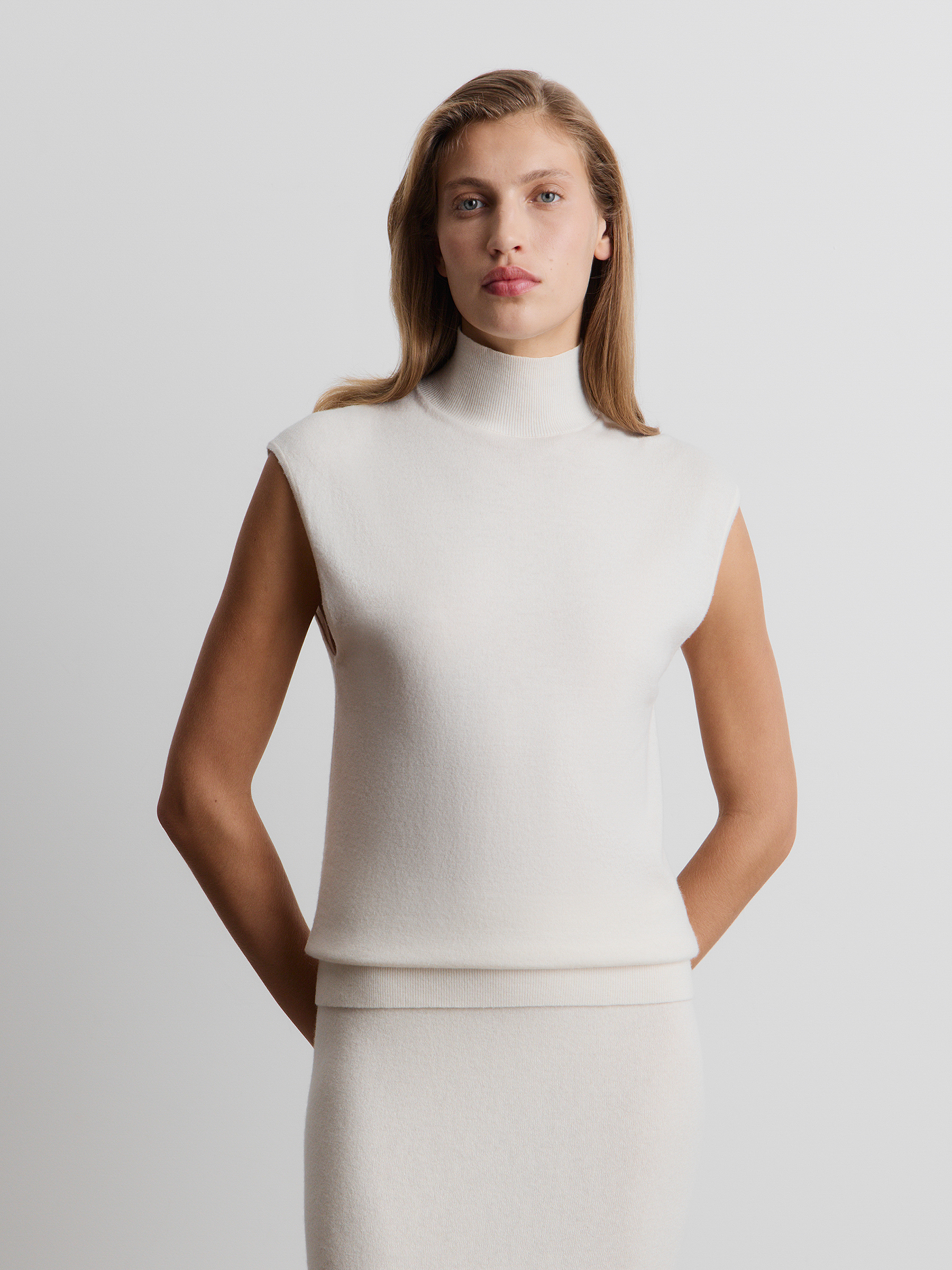 Топ из шерсти и кашемира 12 STOREEZ 15000₽